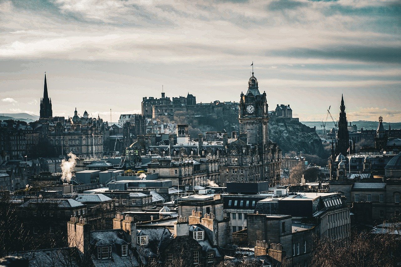 Edinburgh's Literary Heritage: Walking in Authors' Footsteps