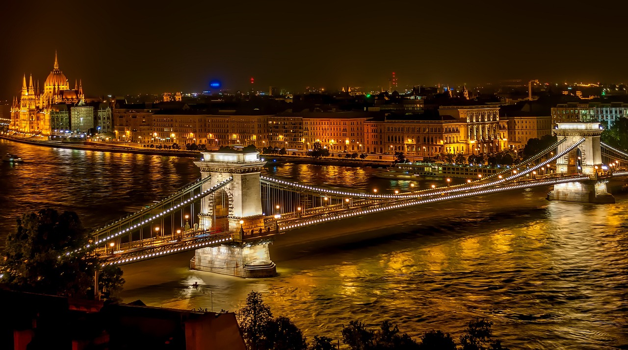 Budapest's Ruin Pubs: Nightlife in Abandoned Spaces